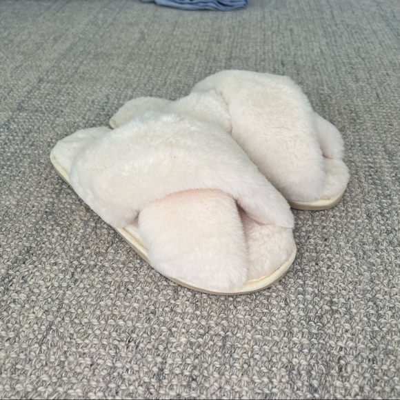Slippers - brand new never worn - Picture 6 of 6